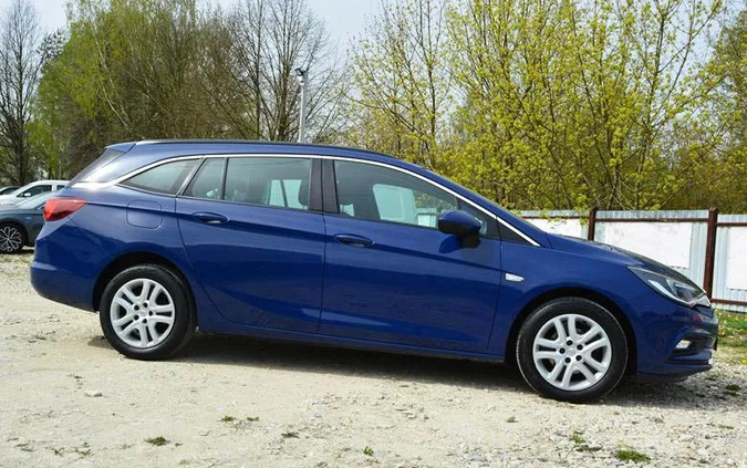 Opel Astra cena 44900 przebieg: 163000, rok produkcji 2018 z Kętrzyn małe 352